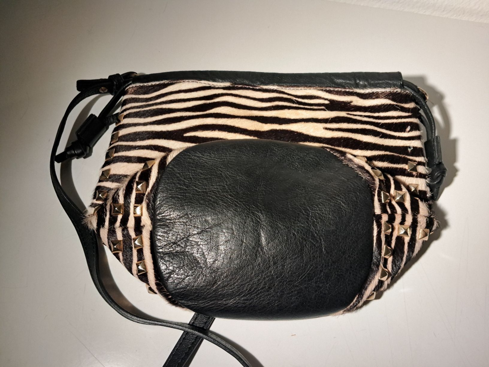 Zara Borse da donna: Zebra Print & Studded Leather Crossbody Bag – Usato da Zürich venduto da olivier0310 2