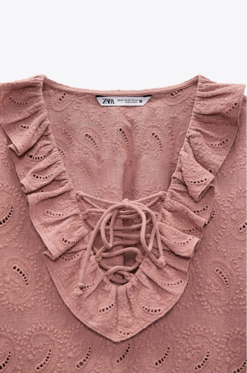 Zara Chemisiers: Zara Bluse mit Lochmuster – D'occasion à Baden par Tiffany6878 5