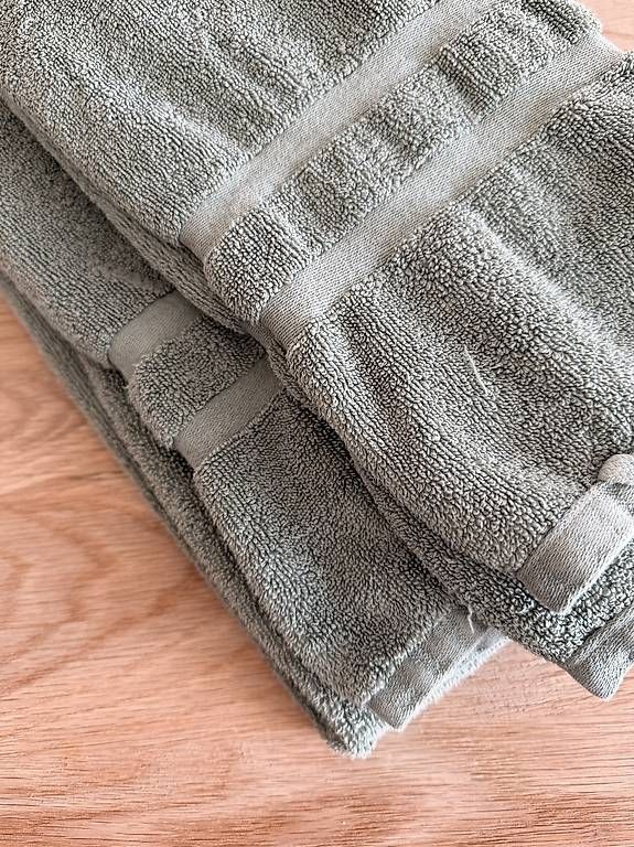 Teli da bagno: Dusch & Handtuch – Usato da Thun venduto da jki_rg8z 1
