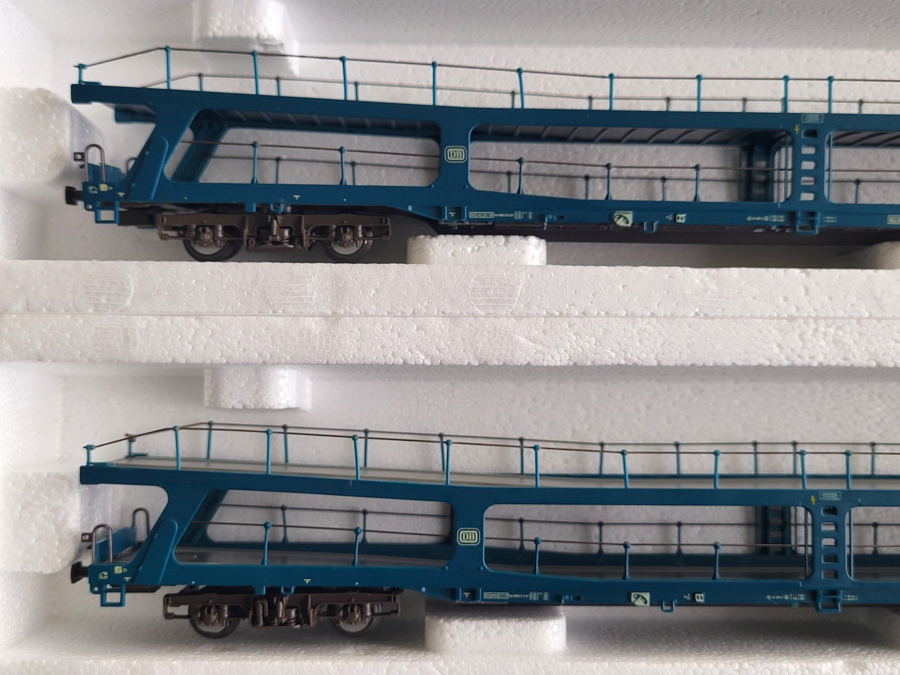 Roco Modellini di ferrovie: H0  ROCO  DB  2 Stk.  Autozugwagen blau – Usato da Oberburg venduto da sensetal 4