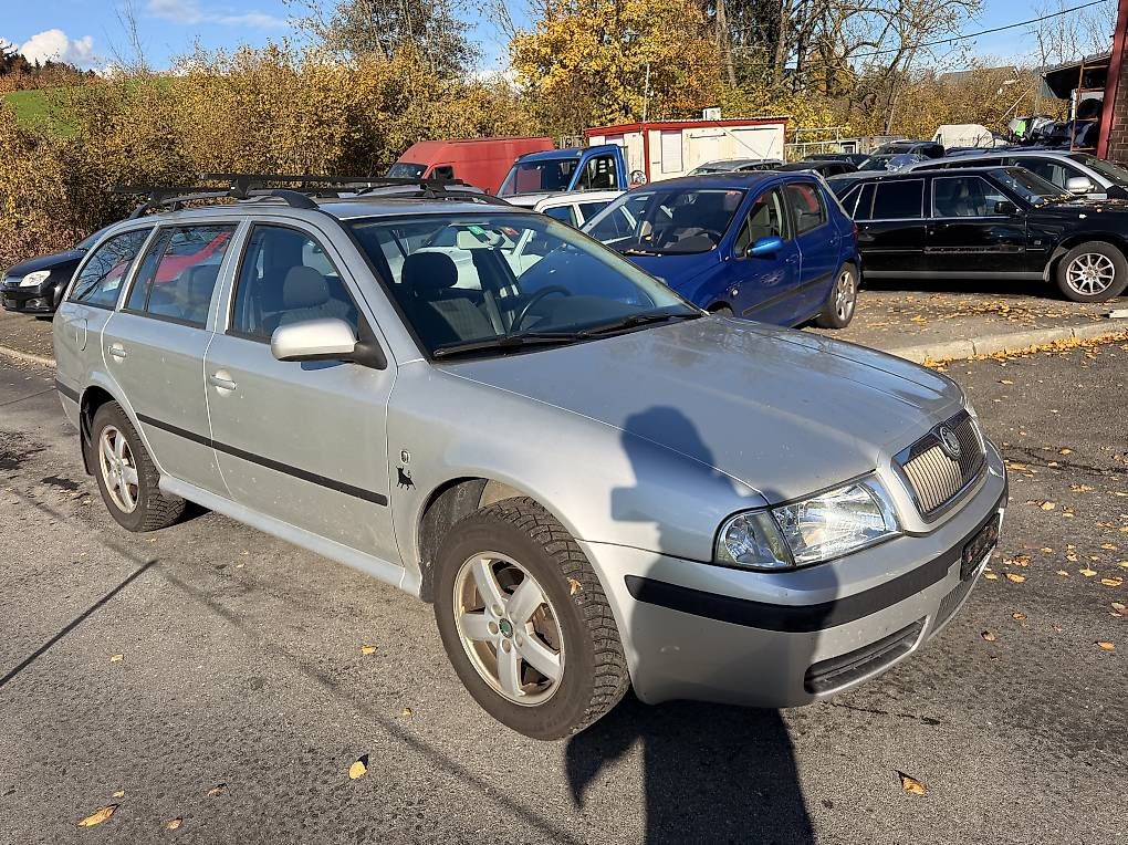 Automobili: Skoda Octavia  Ersatzteile – Usato da Udligenswil venduto da Sch2s 2