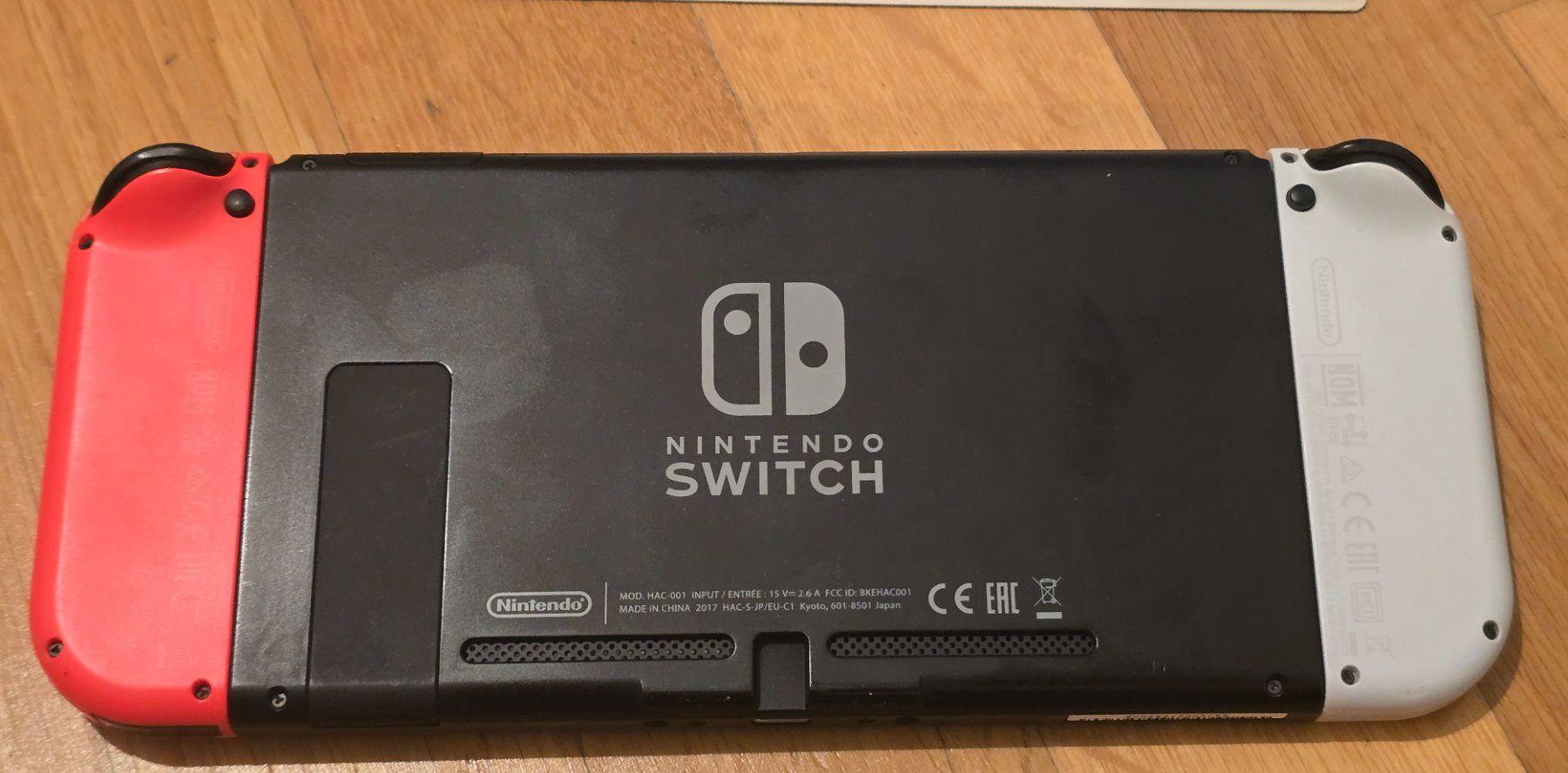 Nintendo Console: Console Nintendo Switch avec accessoires et étui Pikmin – Usato da Genève venduto da MariaS2 6
