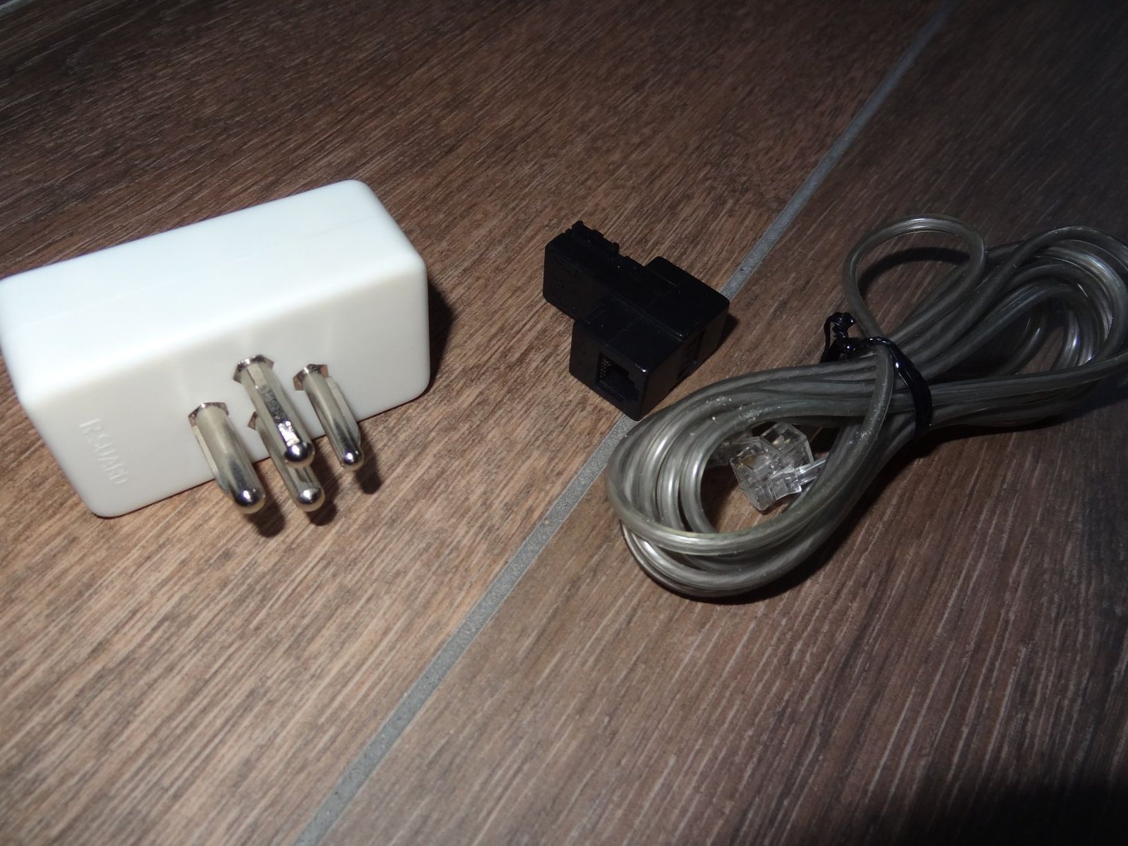 Kabel: Adaptateur téléphonique et câble – Gebraucht aus Satigny von salvatore73 1