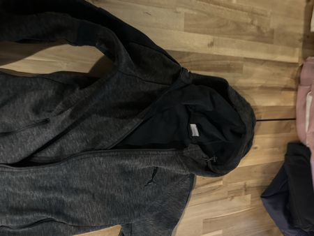 Puma Trainingsjacke Grösse S - Ideale Übergangsjacke!
