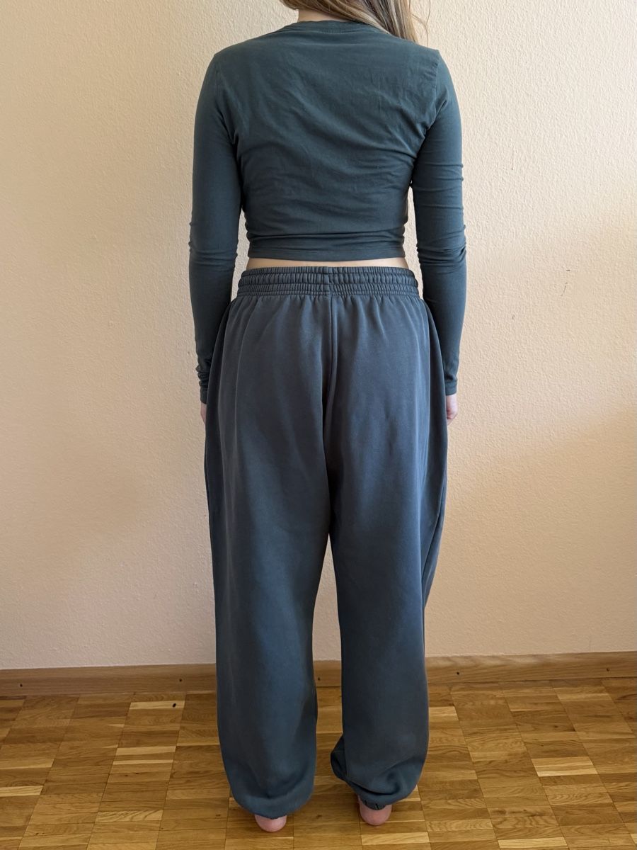 Nike Kleiderpakete: NIKE GREEN SWEATPANTS SET – Gebraucht aus Puplinge von yav_9r9f 2