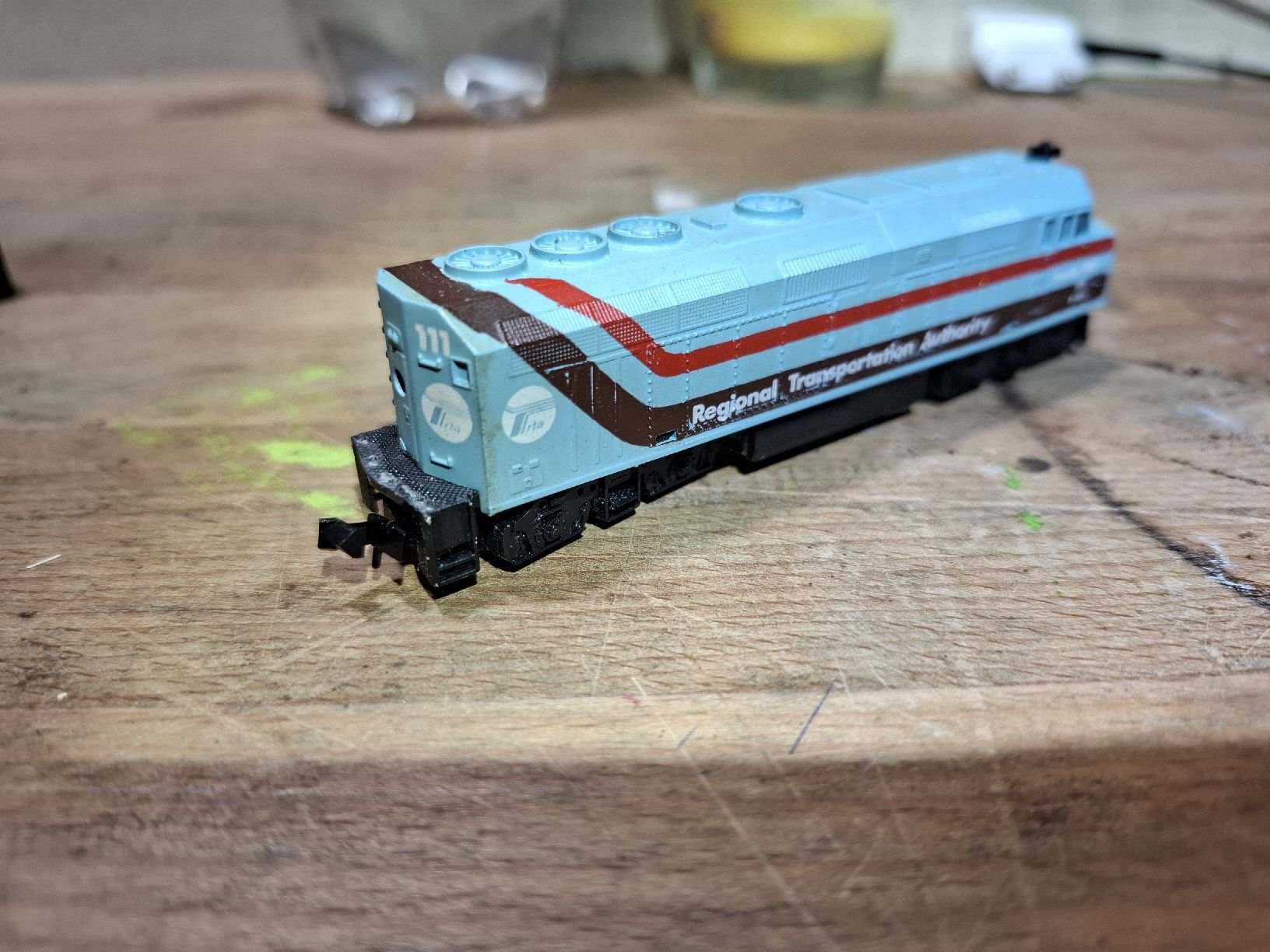 Modelleisenbahnen: Spur N Diesellok Beverly Hills – Defekt aus Flaach von maniv6 1