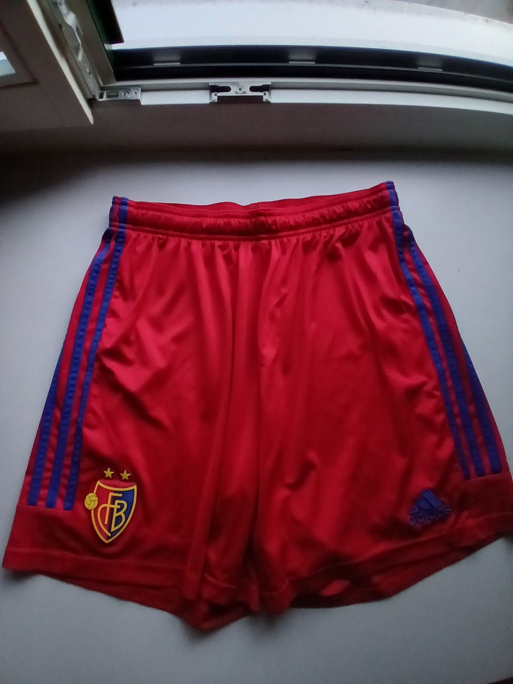 Adidas Pantalons: FC Basel Shorts Adidas – D'occasion à Oberglatt ZH par Sandro0124