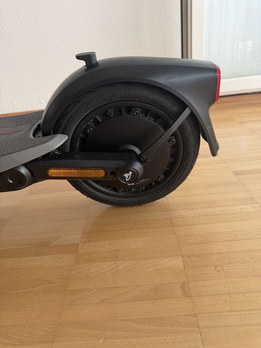 Scooters: E 3 Pro E Kick Scooter – Neu (gemäss Beschreibung) aus Neuhausen von Cartier22 6