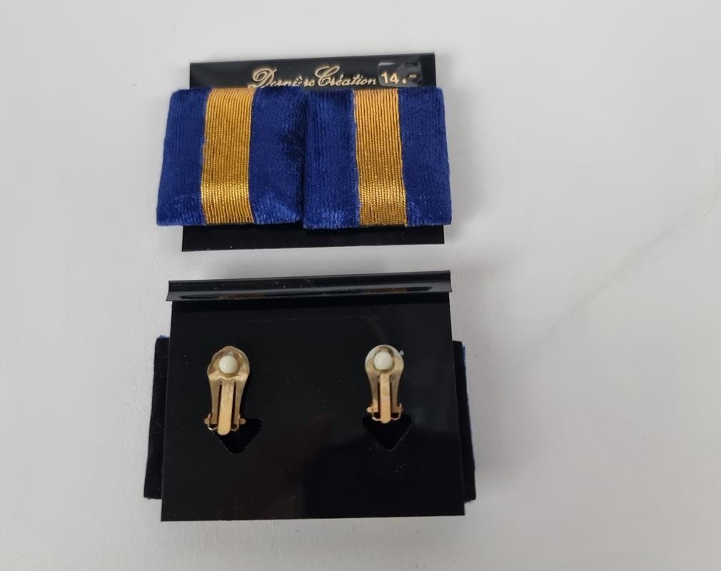 Boucles d'oreille: Ohrclips – D'occasion à Urtenen-Schönbühl par Restwert_Schoenbuehl 2