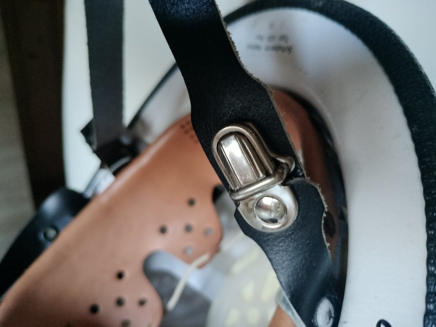 Pompieri: Alter Schweizer Feuerwehr Helm – Usato da Schwanden Sigrisw venduto da len_9yqg 4