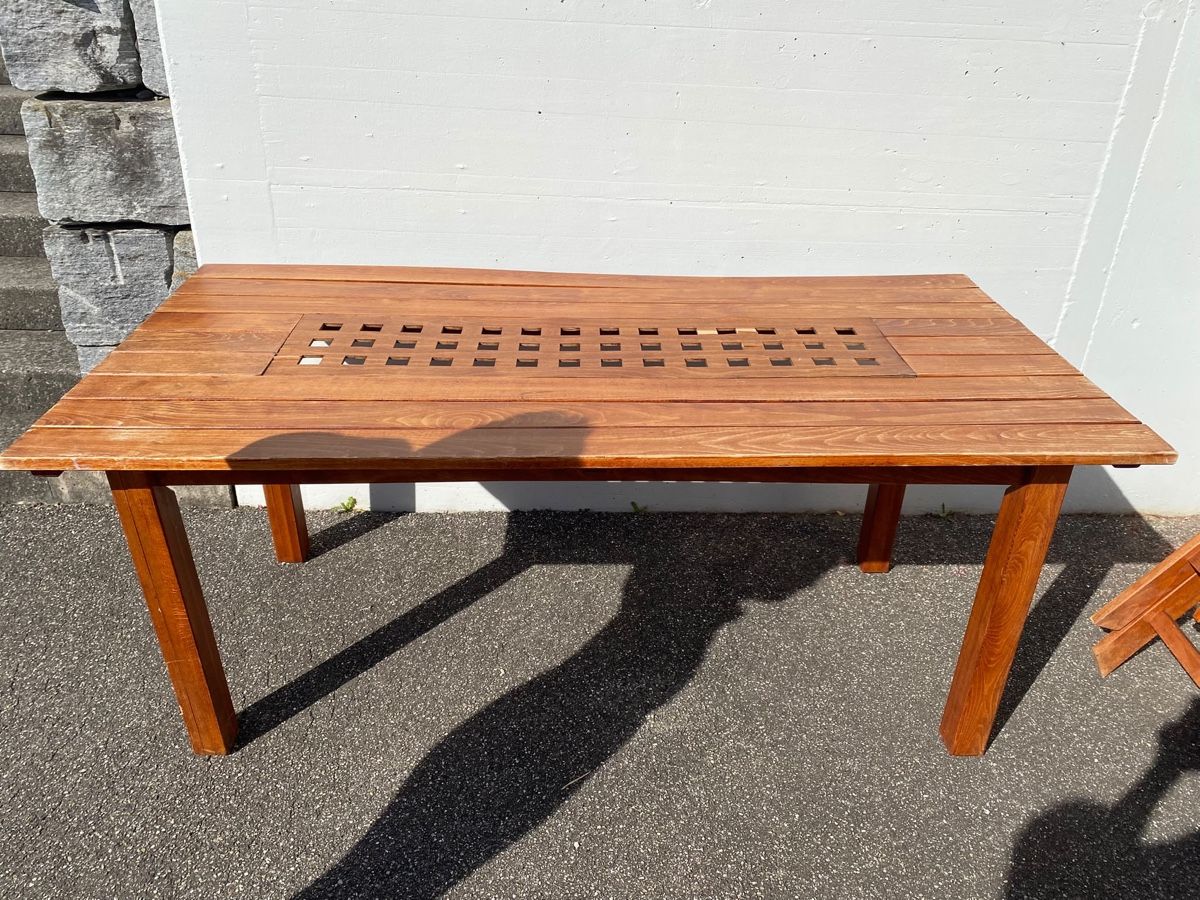 Set de table et chaises: Gartentisch mit Stühlen – D'occasion à Zürich par rxxel