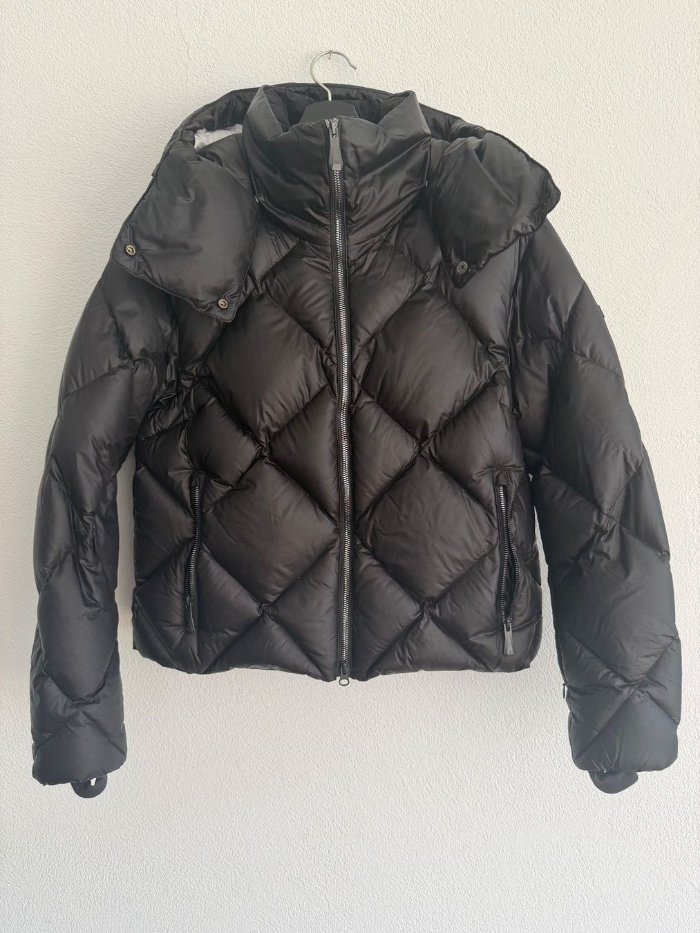 Helly Hansen Giacche: Winter Daunenjacke, Helly Hansen, schwarz, Gr. M/M – Usato da Sedrun venduto da ton_5mxj 1