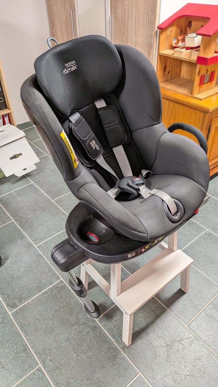 Britax Römer Seggiolini per auto: Britax Römer Dualfix 2 R – Usato da Oberkirch LU venduto da Rootom 1