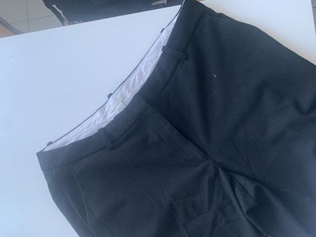 Schicke, schwarze Damen Stoffhose, Grösse 46