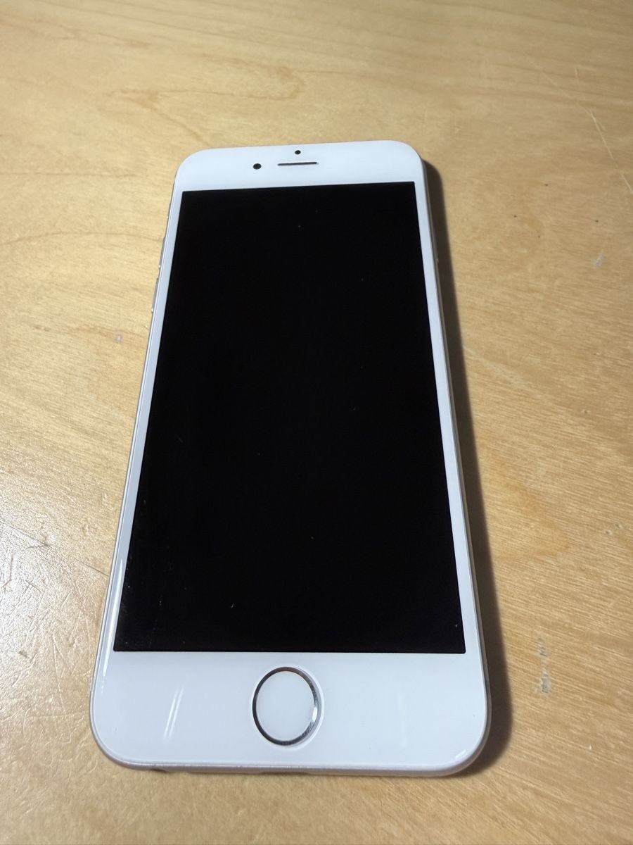 Apple Telefoni cellulari / Smartphones: iPhone 6 Silver – Difettoso da Kaltbrunn venduto da IMRLU998