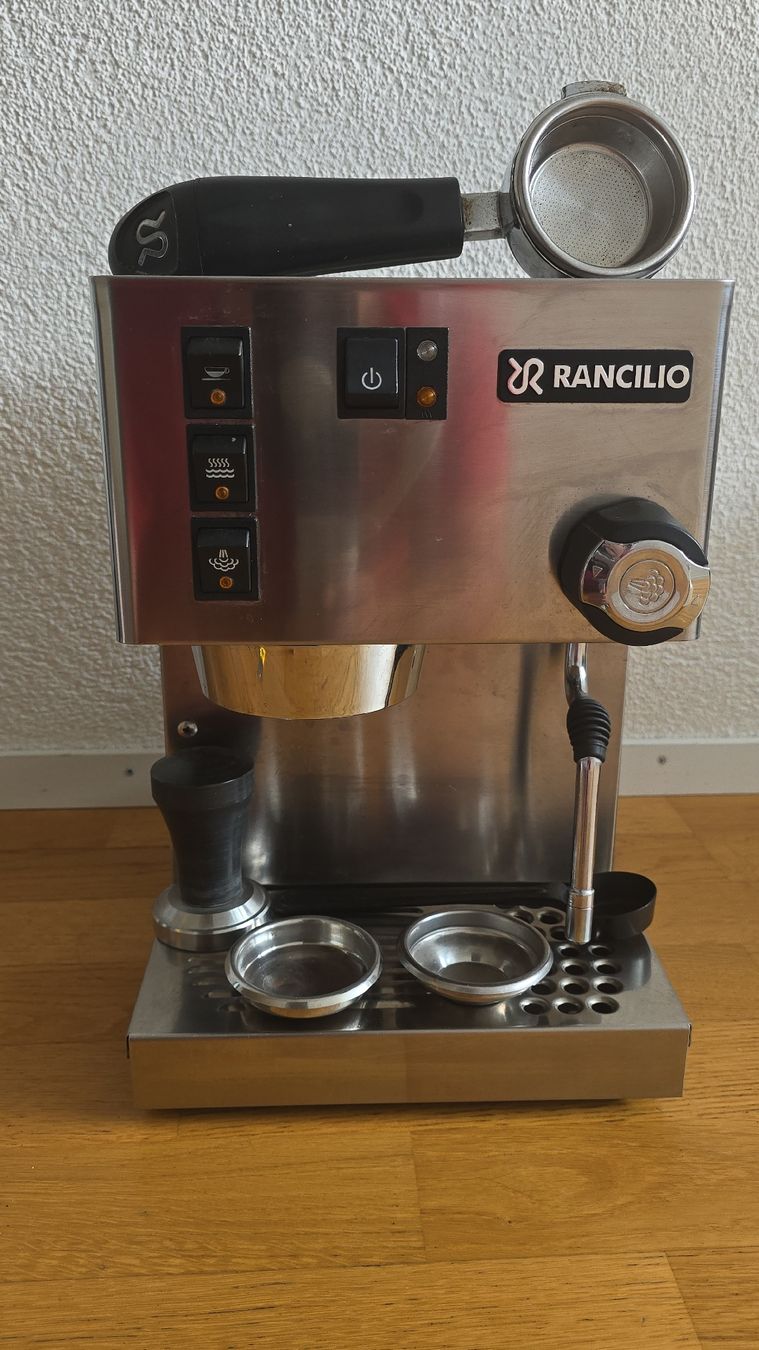 Rancilio Macchine per caffè & Macchine per espresso: Rancilio Silvia V6 mit Extras – Usato da Derendingen venduto da Profivark 1