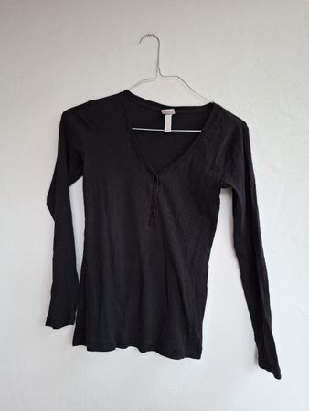 Langarmshirt H&M schwarz gerippt Grösse M guter Zustand