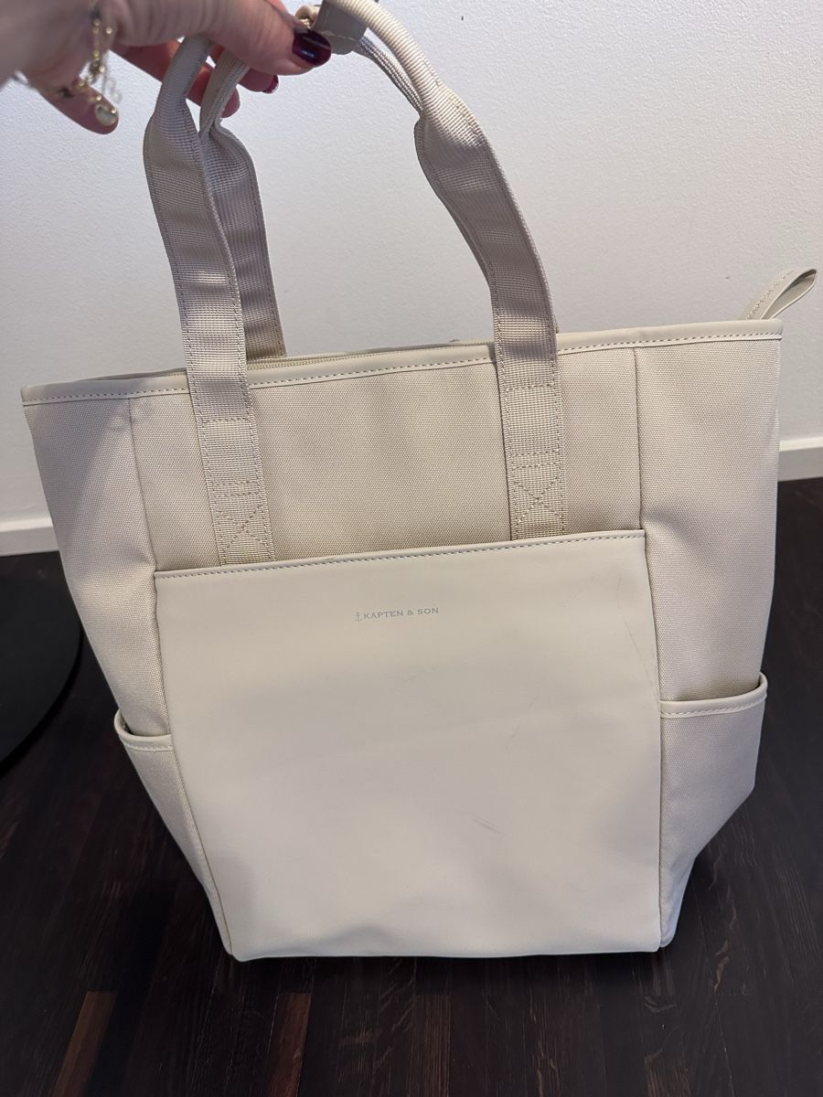 Kapten & Son Zaini: Kapten & Son Lindby Pro Diaper Backpack Set Sandstone – Nuovo (secondo la descrizione) da Zürich venduto da millaiana 6