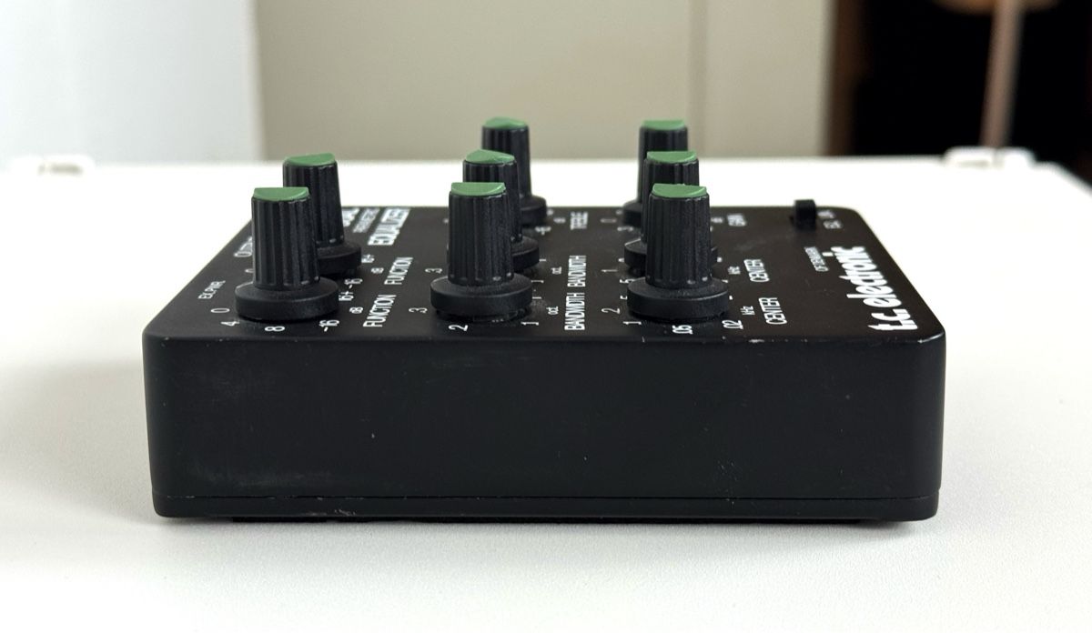 Strumenti musicali: TC Electronic Dual Parametric Equalizer – Usato da Basel venduto da A-Z-B 3