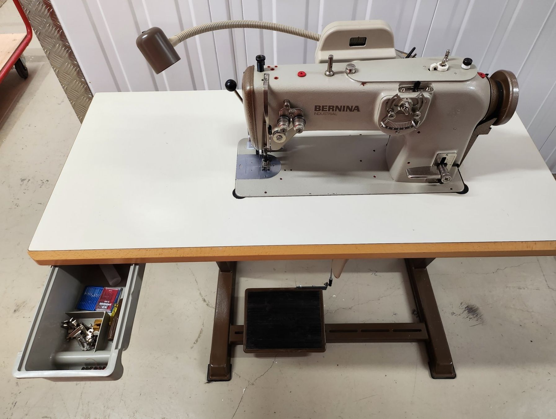 Bernina Nähmaschinen: Industrienähmaschine Bernina 217 – Gebraucht aus Rheinfelden von