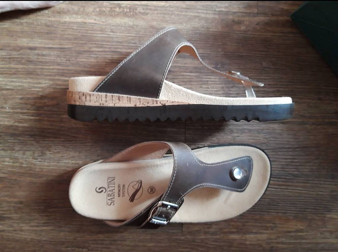 Damenschuhe: Sabatini Sandaletten Leder 38 – Gebraucht aus Näfels von gil_sindamel