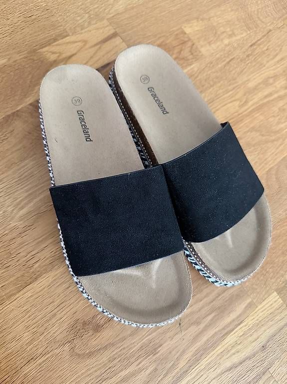 Chaussures femmes: Damen Pantoletten – D'occasion à Hagendorn par Najomi 1