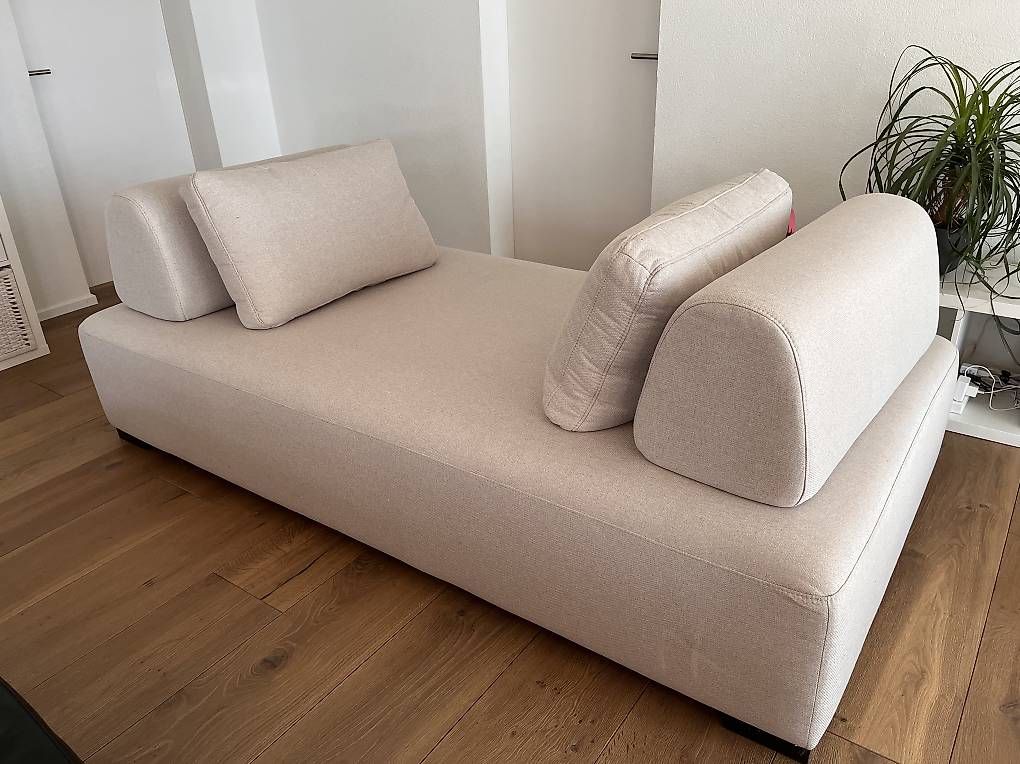 Livique Sofas: Bettsofa nur 1 jahr alt – Gebraucht aus Steffisburg von car_qwr6