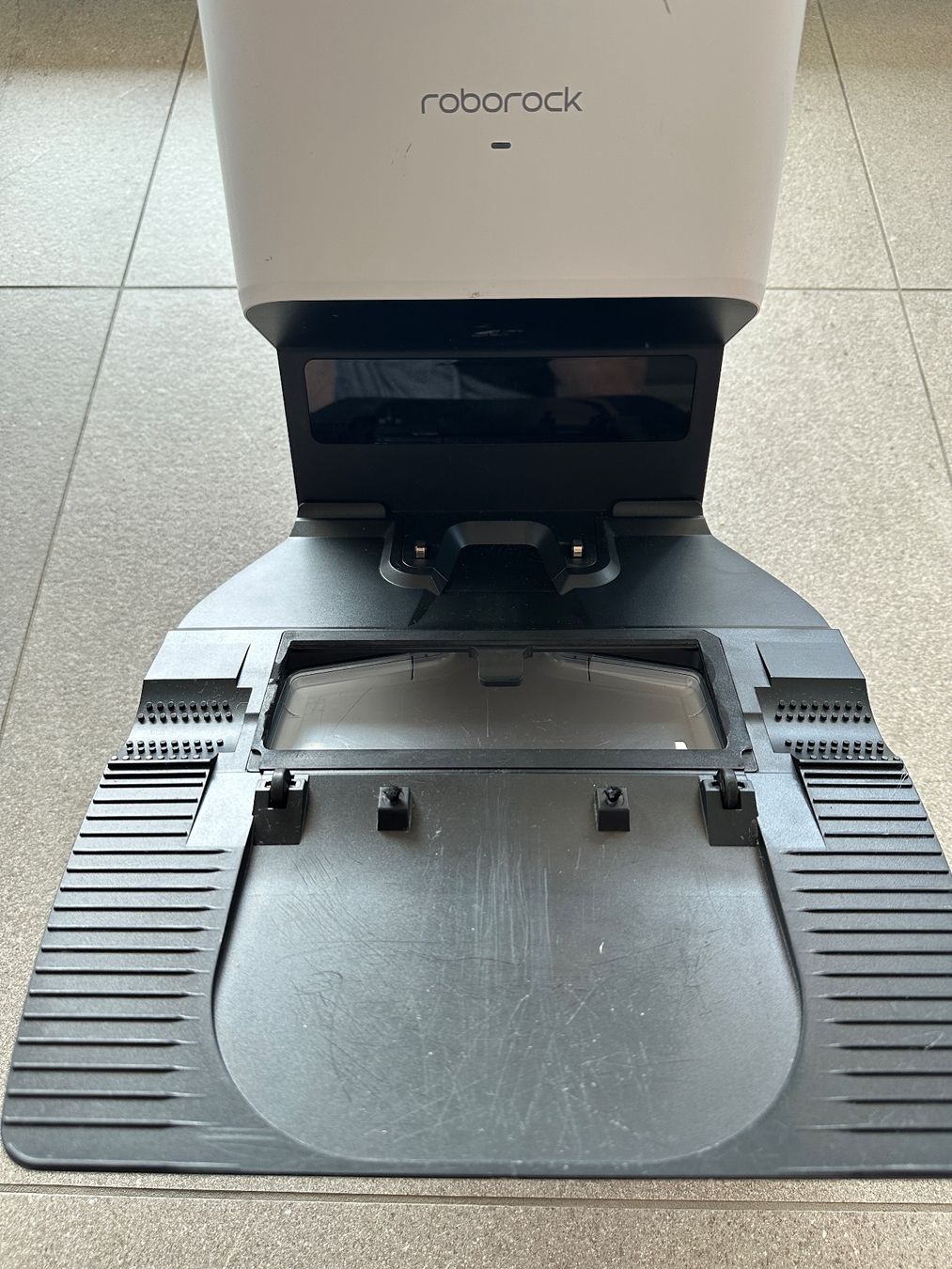 Roborock Aspirapolveri & Accessori: Roborock S8+ Staubsaugerroboter mit Wischfunktion & Station – Usato da Baar venduto da renbee 7
