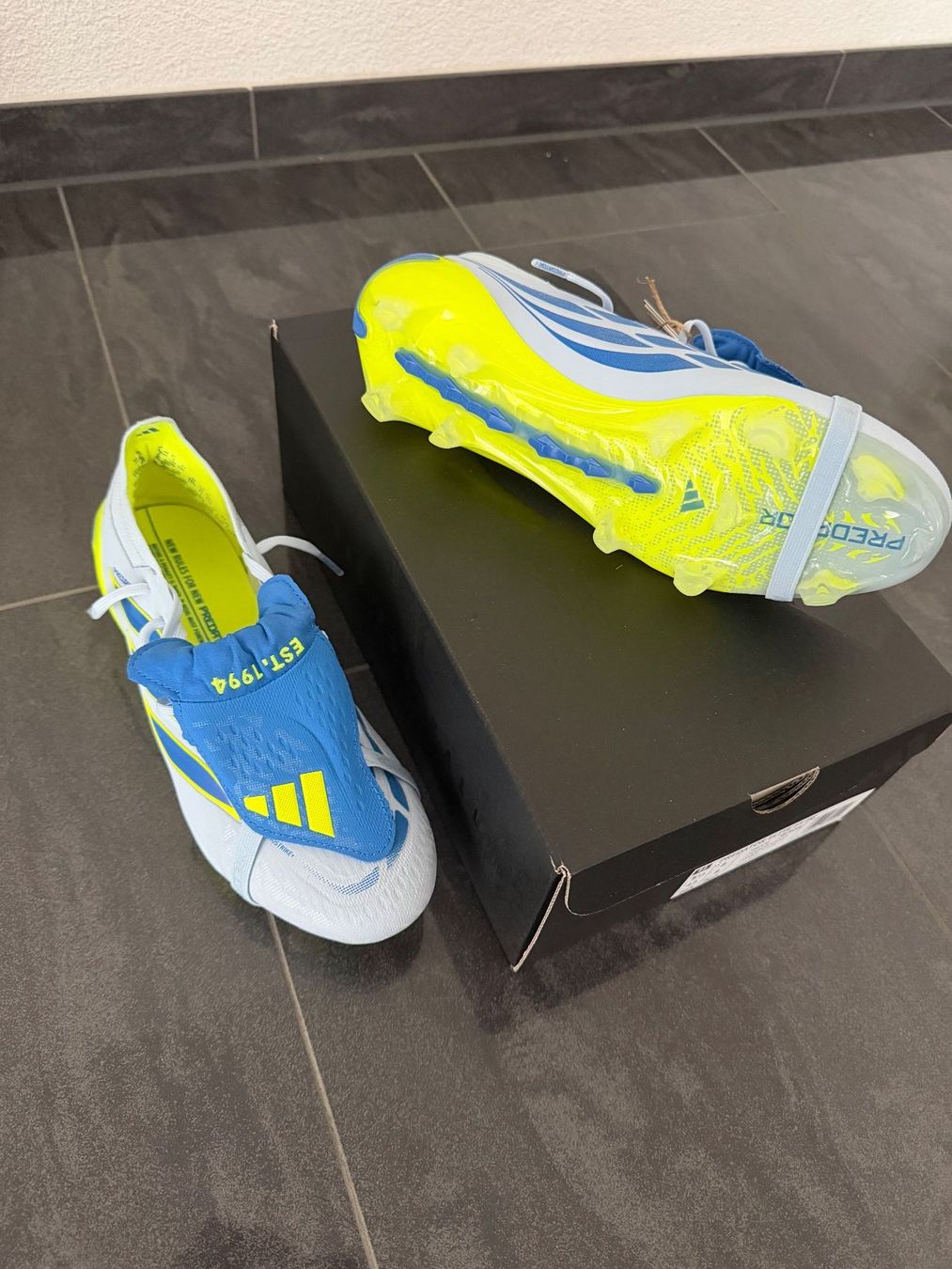 Adidas Scarpe da uomo: Predator Elite FG CRSK/RAYBLUE/TESOYE (Grösse 42) – Nuovo (secondo la descrizione) da Oftringen venduto da deki-78 1
