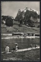 Grindelwald, Schwimmbad mit Wetterhorn