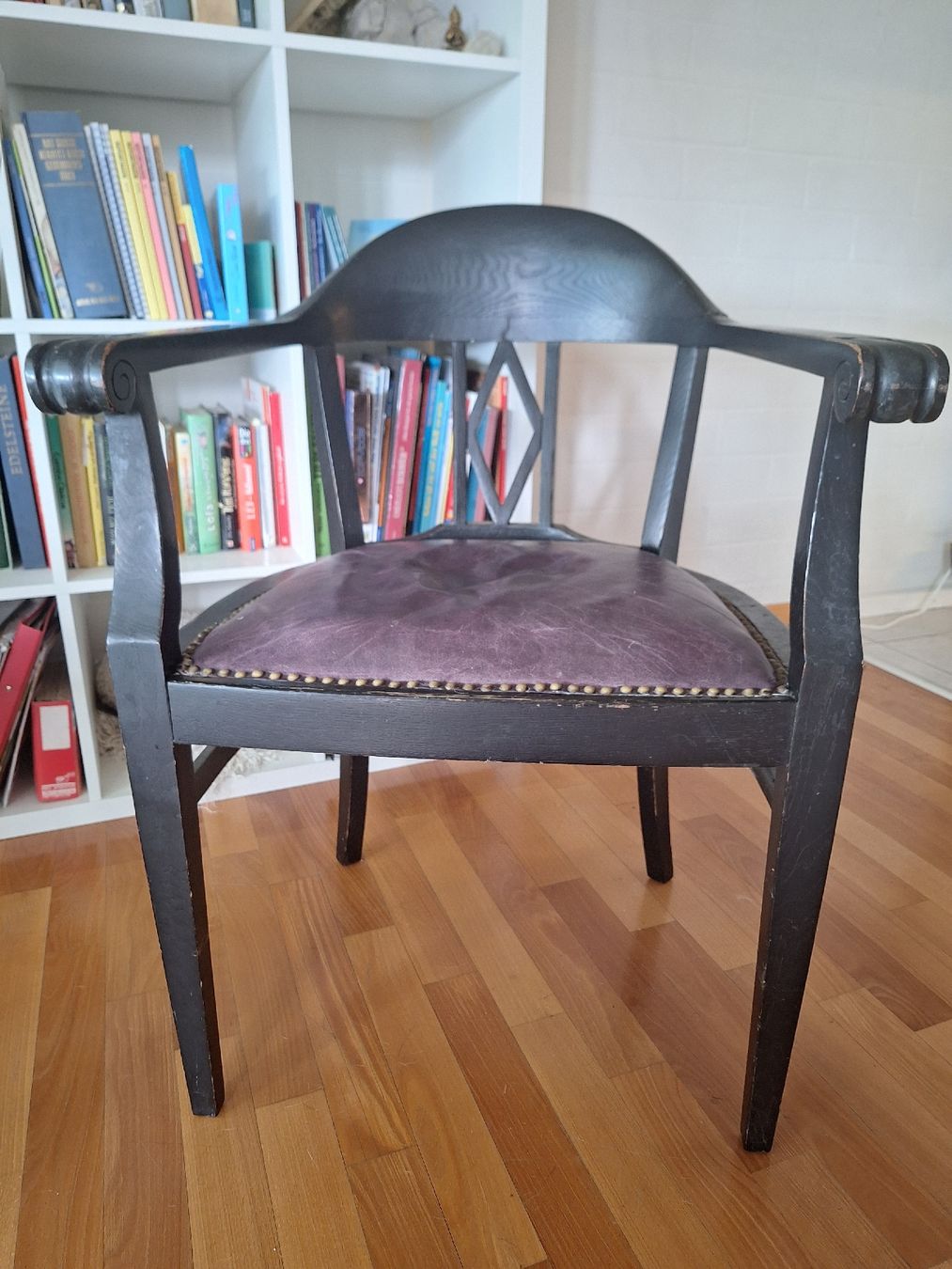 Poltrone: Sessel Holz dunkel mit Leder Sitz gebraucht – Usato da Zürich venduto da Interestingthing 4