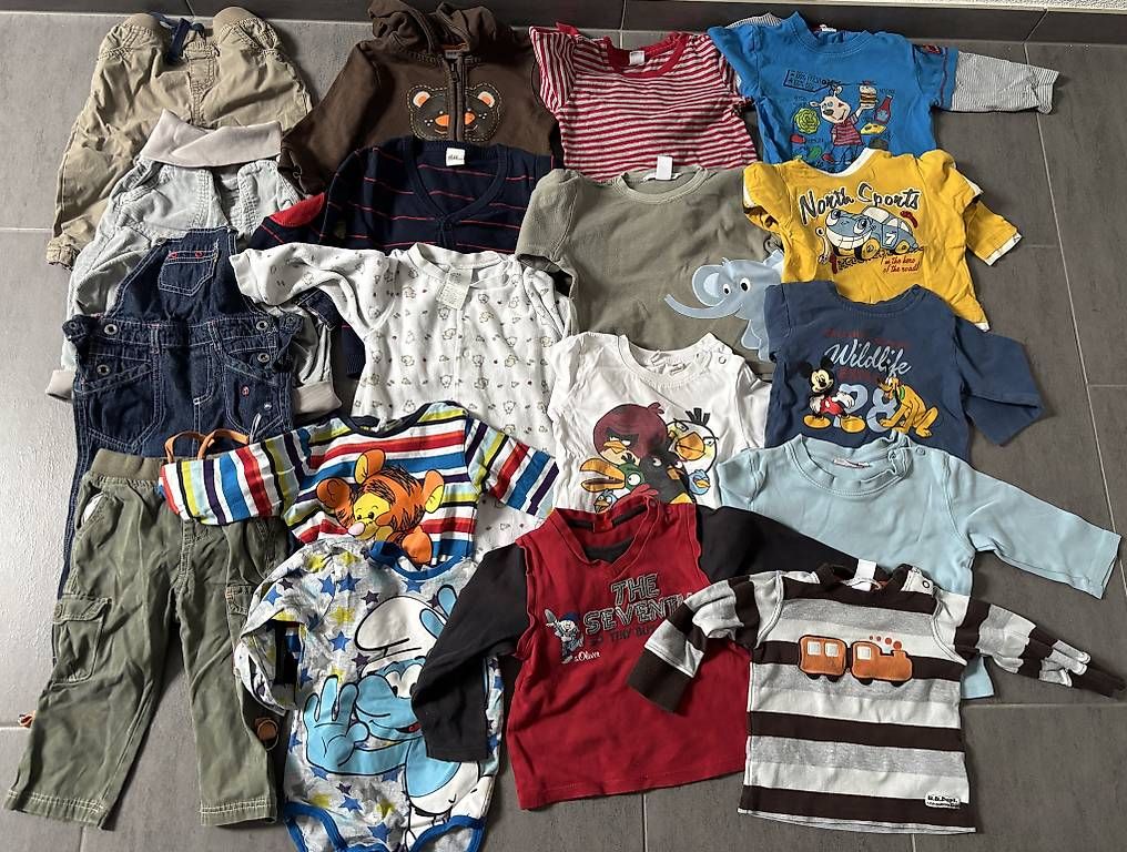 Lotti & Set di vestiti: Kleiderpaket Junge Gr. 80 (18Teile) – Usato da Humlikon venduto da Pflanze2