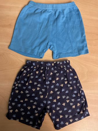 2 Migros Shorts  Gr. 86 Smile gut erhalten