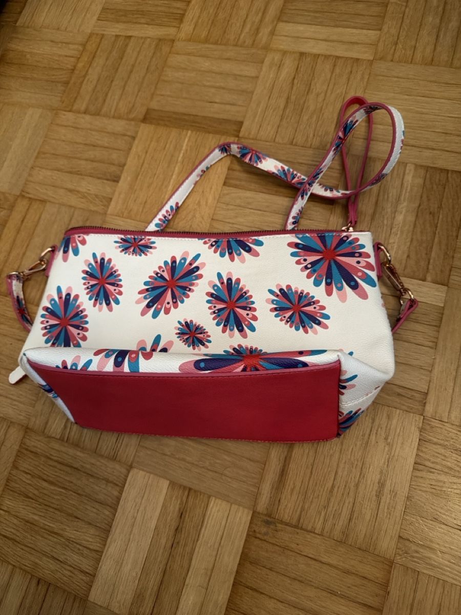 Desigual Borse da donna: Sac à main Desigual – Usato da Châtelaine venduto da Diogo.138