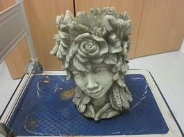 Kopf aus Beton Gartenfiguren