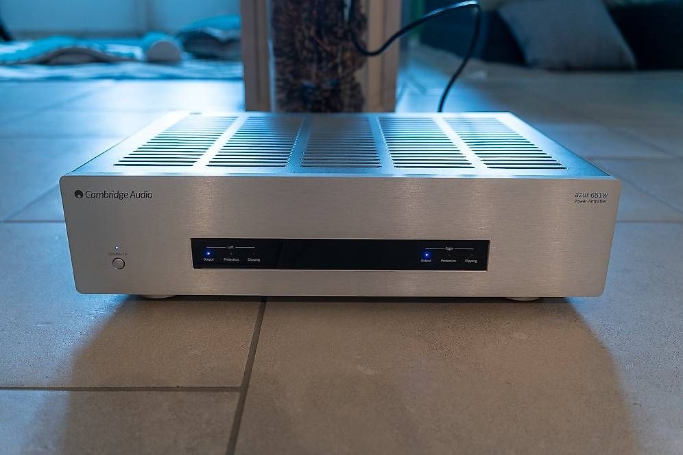 Cambridge Audio Amplificatori: Ampli de puissance Cambridge Azur 651W – Usato da Ferreyres venduto da Geek_Inside