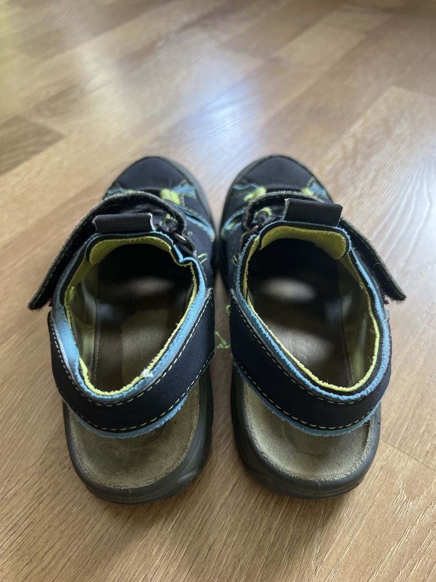 Scarpe per ragazzi: 2 Paar Sandalen Junge, Gr. 31 – Usato da Zuchwil venduto da Commander0 4