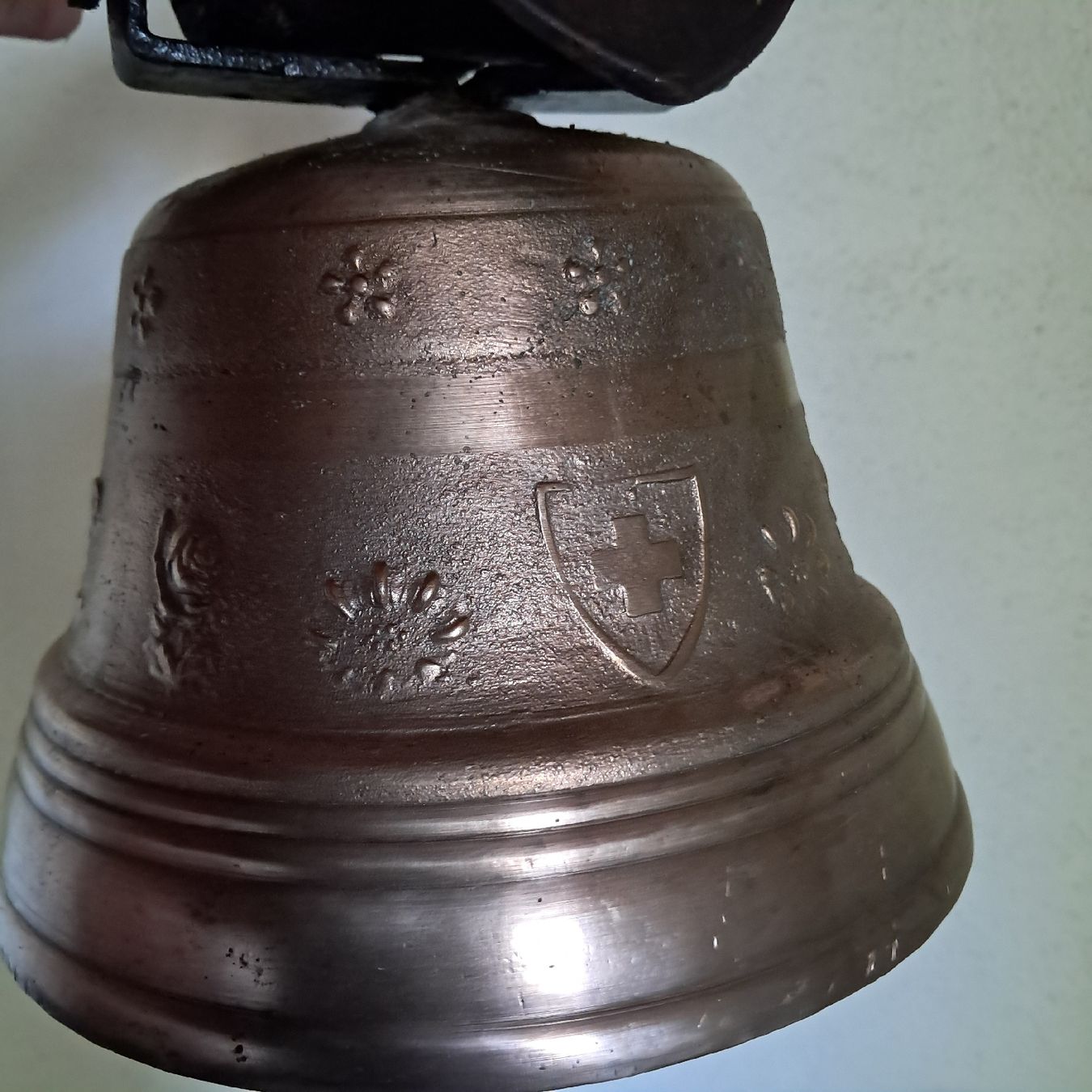 Cloches & sonnailles: ALTE Albert GUSSET GLOCKE  – D'occasion à Murten par SHETHOF