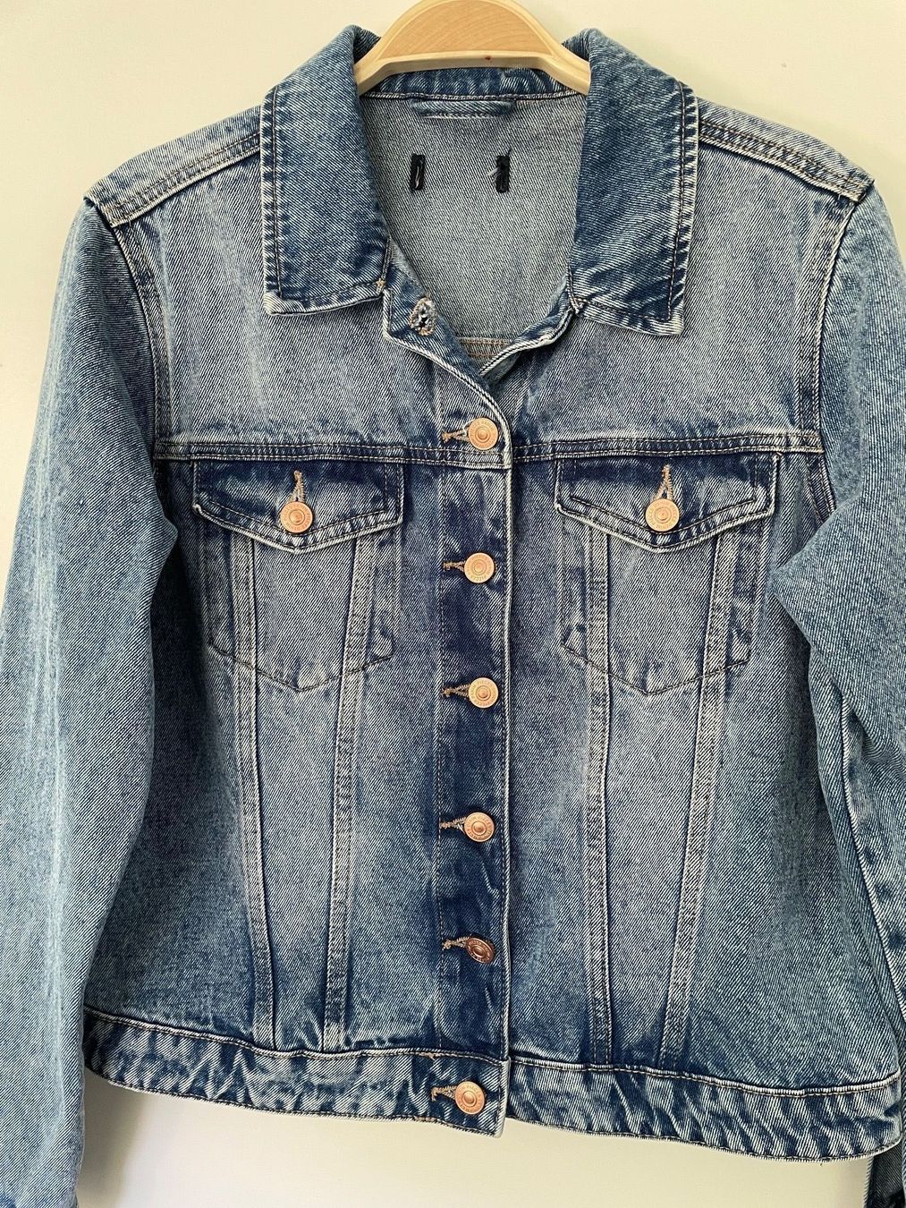 Jacken: Jeansjacke von  Pieces, Gr. M/L – Gebraucht aus Luzern von Feliz