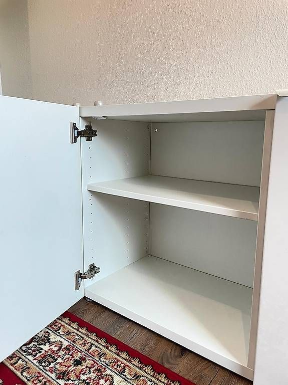 Cassettiere: IKEA BESTÅ Sideboard / Schrank – Usato da Reichenburg venduto da mar_tyl6 1