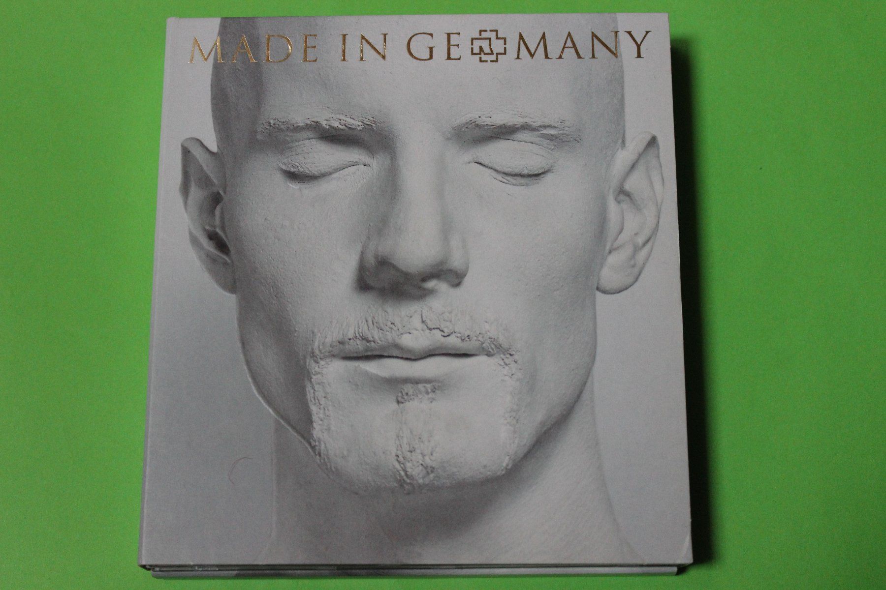 CDs: RAMMSTEIN - MADE IN GERMANY Best-of 2CDs – Gebraucht aus Tübach von JamesStone 3
