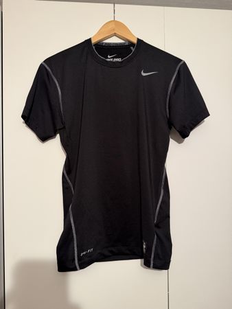 Nike Pro Combat Dri-FIT Shirt, Schwarz, Grösse L! Top