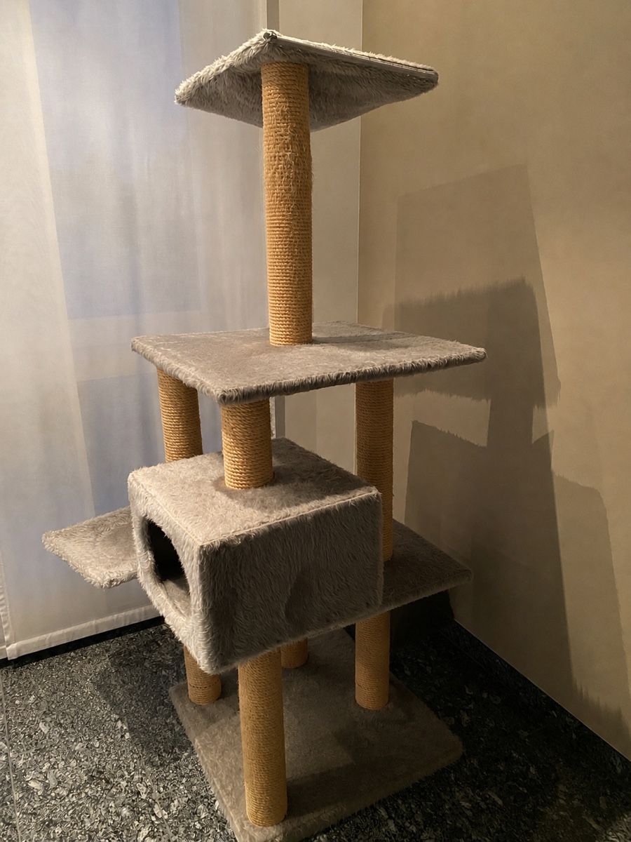 Arbres à chats: Katzenbaum – D'occasion à Bäretswil par and_scm5