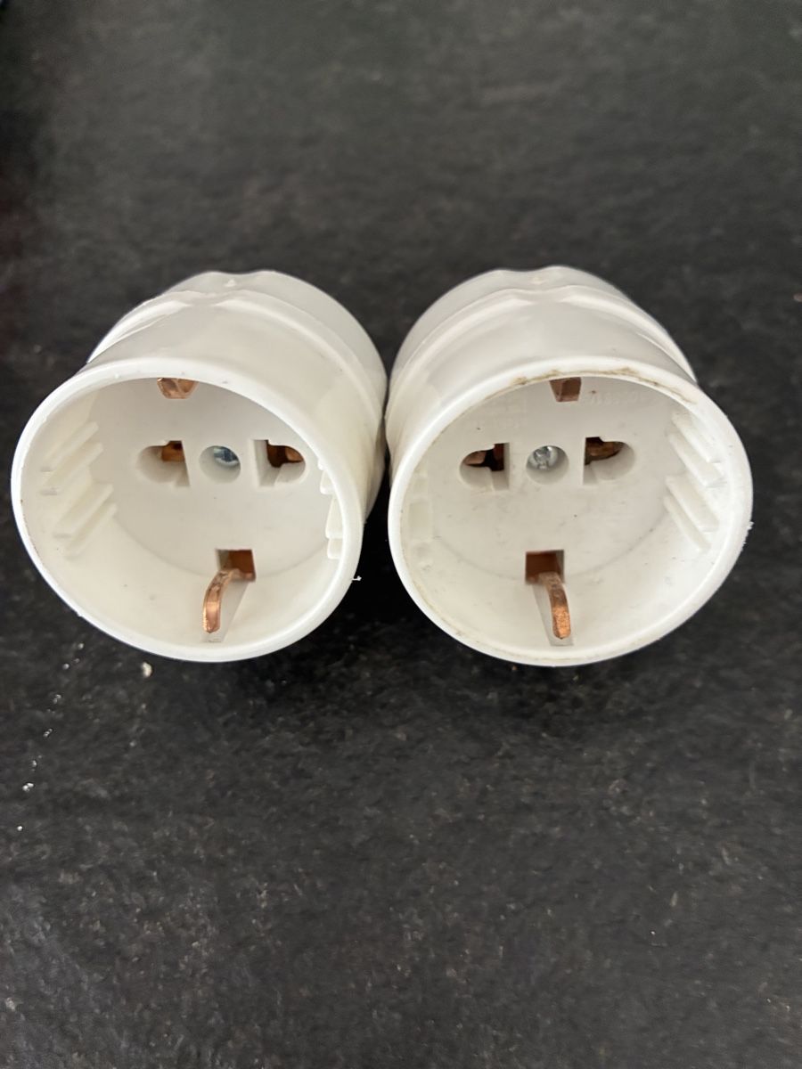 Laufwerke & Adapter: Zwei Adapter EU - CH  – Gebraucht aus Saland von Francyherrera 2