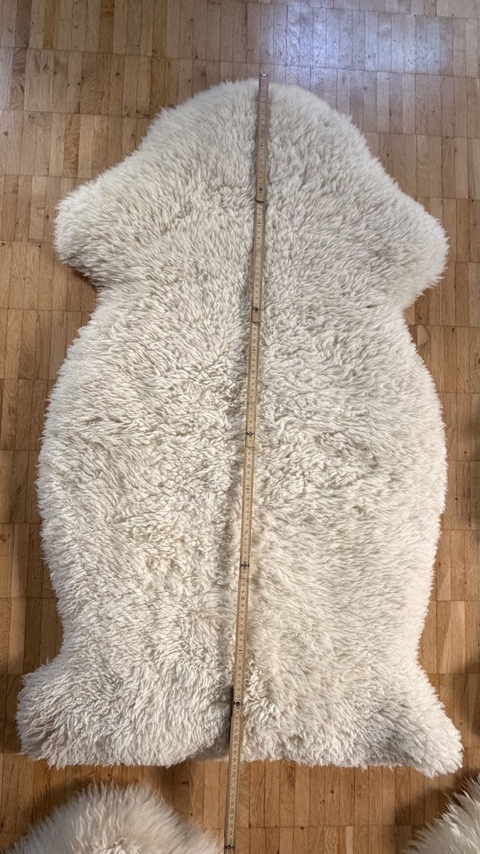 Tapis: 6 echte Schaffelle, cremweiss – D'occasion à Dübendorf par Scuba_gaby 1