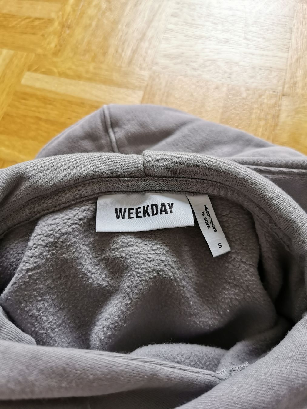 Weekday Maglioni & Felpe: Hoodie – Usato da Belp venduto da sar_r7ls 1