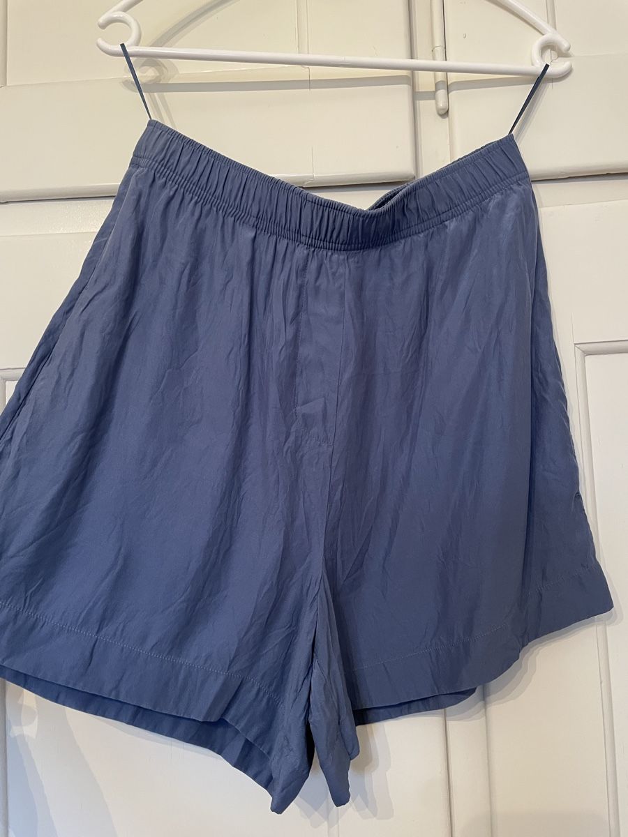 Stella McCartney Pantaloni: Stella McCartney Seiden Shorts – Usato da Brugg AG venduto da Elle_1 1