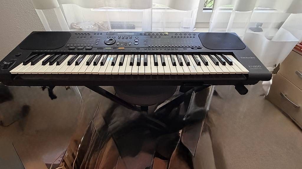 Strumenti musicali: Keyboard Technics KN 800 – Usato da Lengnau AG venduto da carmenyta73 1