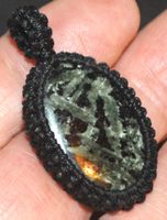 Anhänger L-7962 – Grüner Turmalin Makramee ca. 3x2,2cm