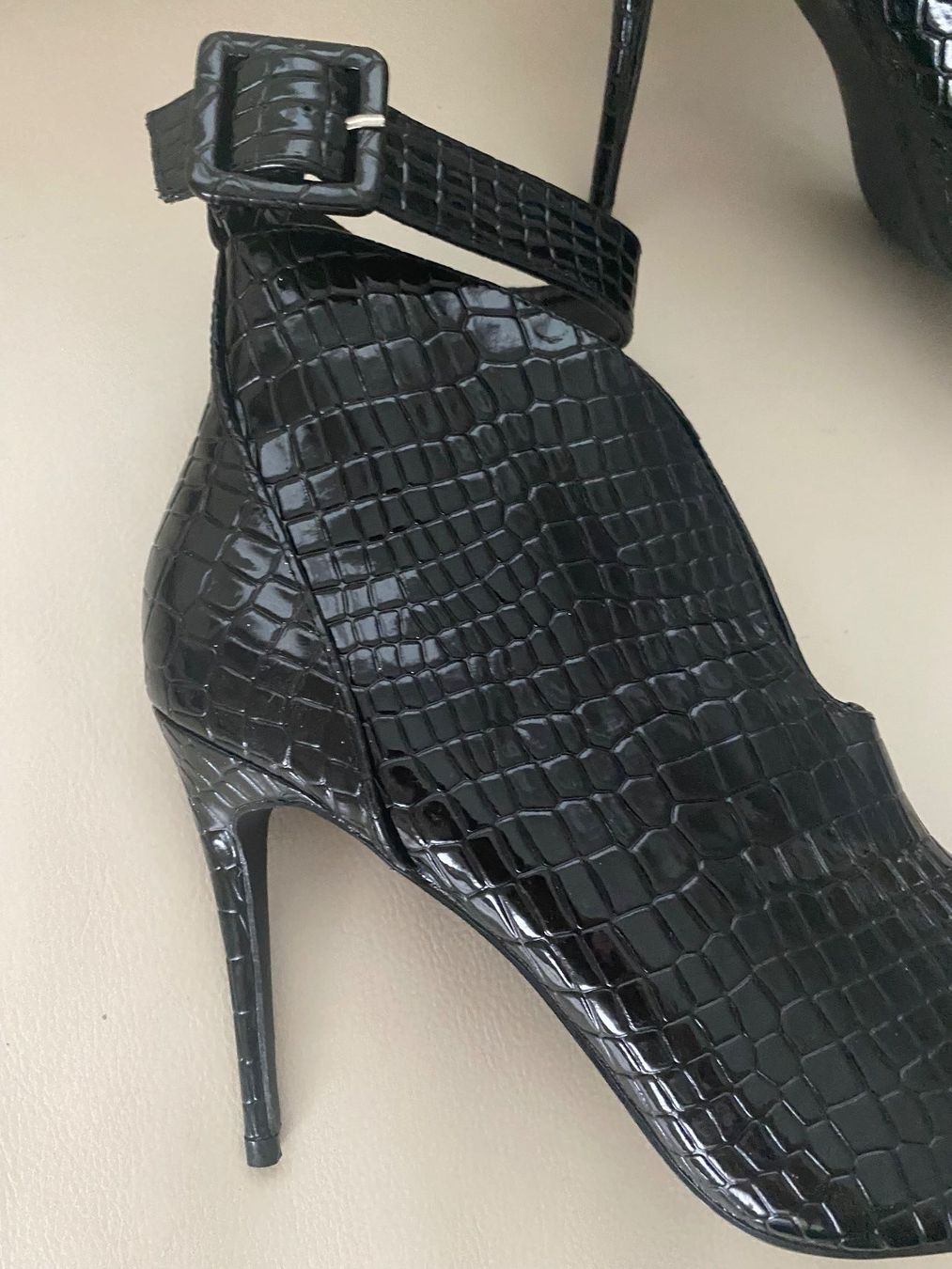 Damenschuhe: Extravaganter seltener Damen High-Heel, nero, Gr. 39 – Neu und originalverpackt aus Winkel von ferrari2022 2